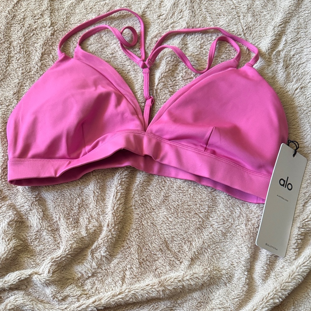 NWT Alo yoga layer up bra